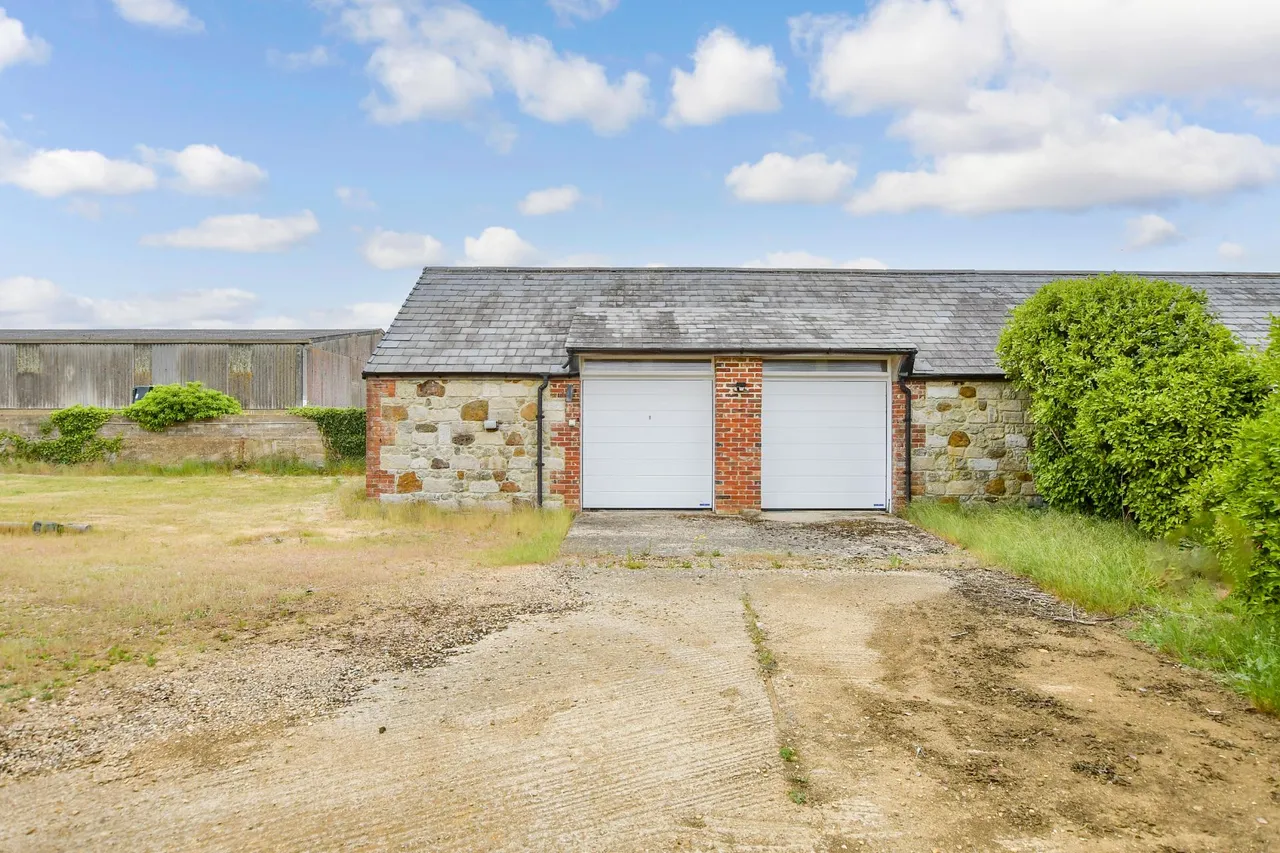 Whitwell, PO38, photo 23