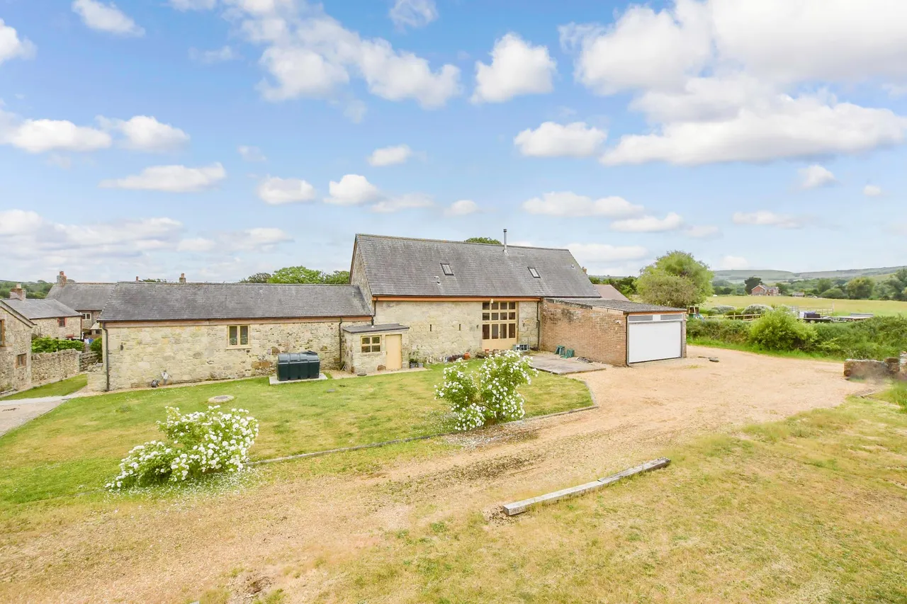 7 bed barn conversion for sale, Whitwell, PO38