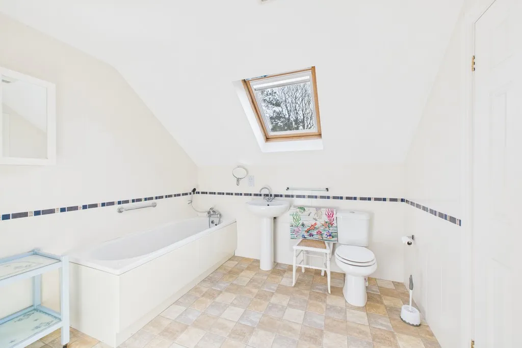Fieldgate, Natland, LA9, photo 14