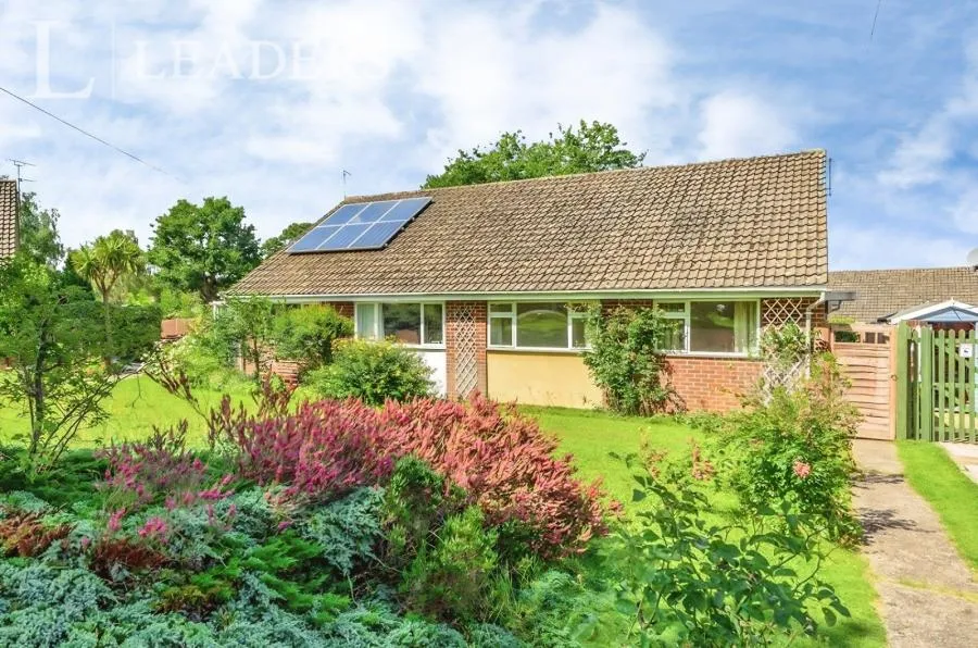 2 bed house for sale, Woodlands Way, Southwater, RH13