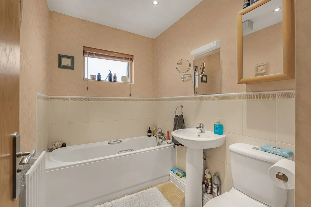 Belworth Drive, Cheltenham, GL51, photo 12