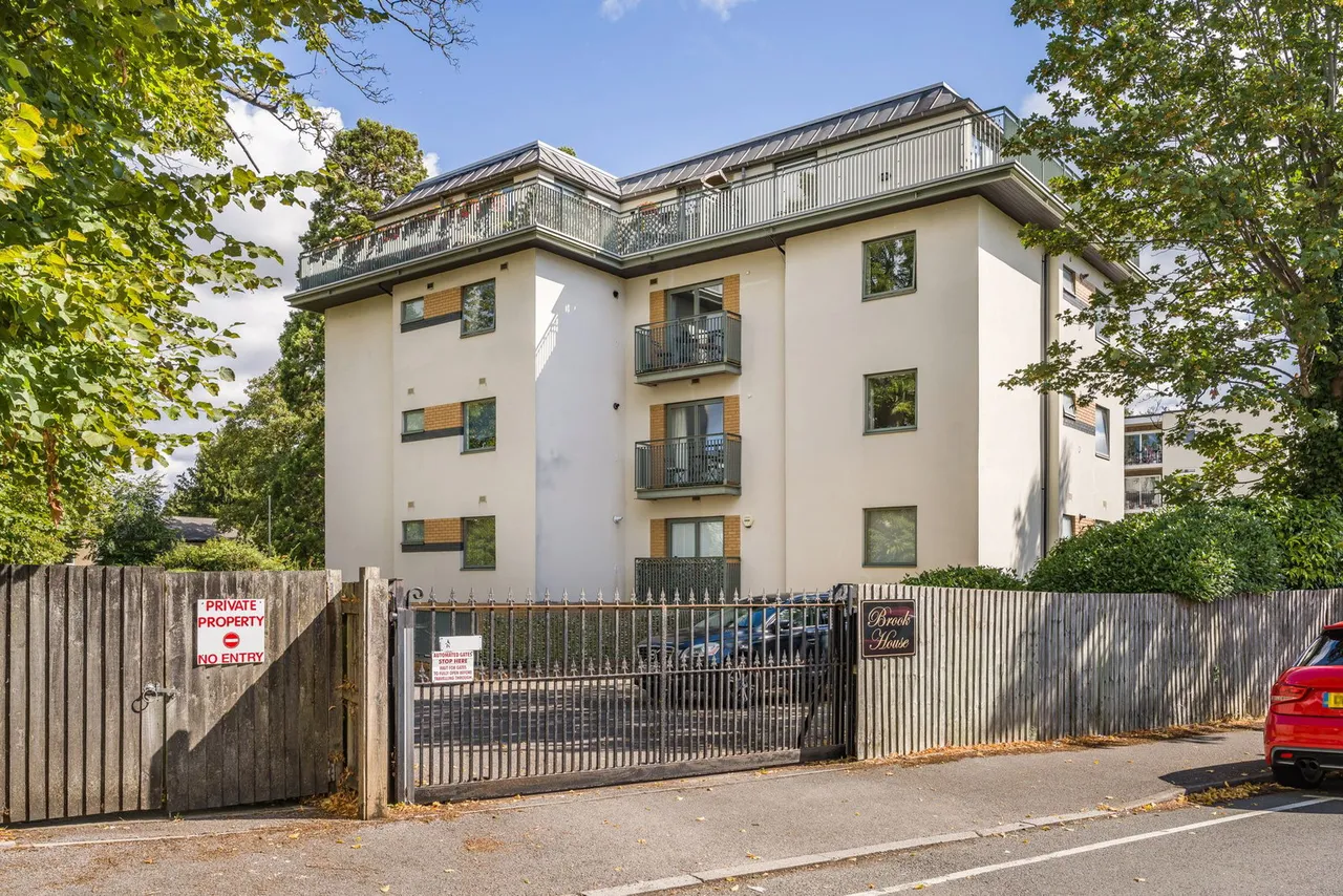 2 bed flat for sale, Belworth Drive, Cheltenham, GL51