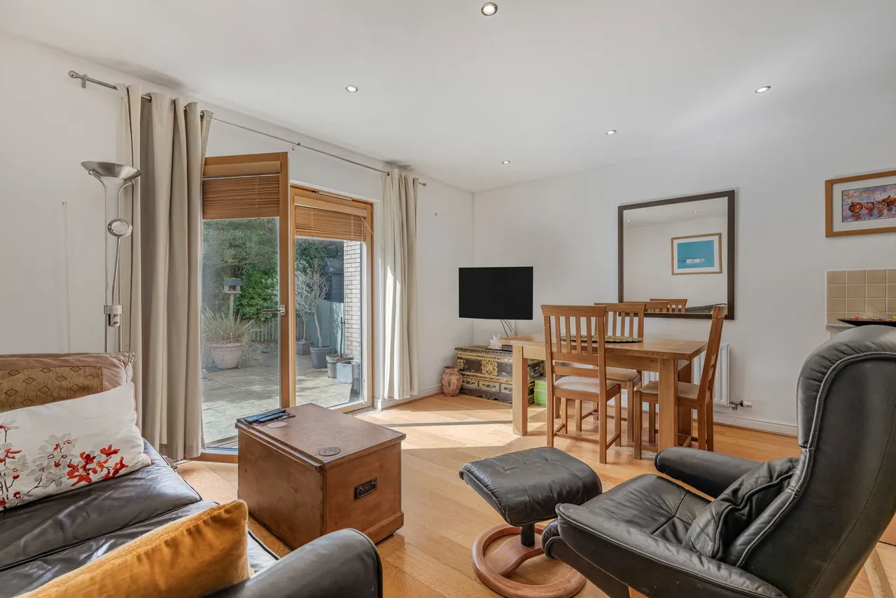 Belworth Drive, Cheltenham, GL51, photo 3