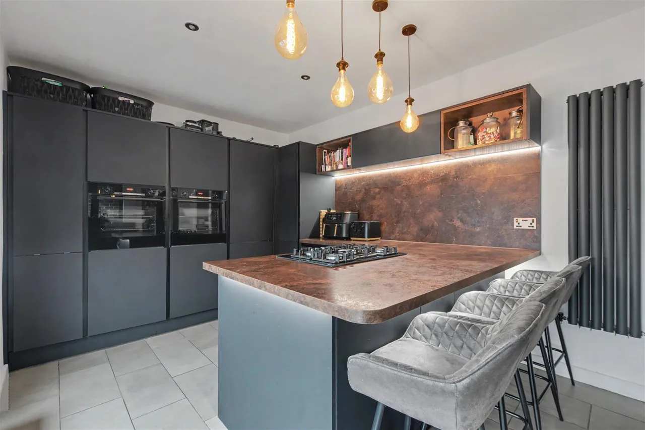St. Helens Crescent, Trowell, NG9, photo 6