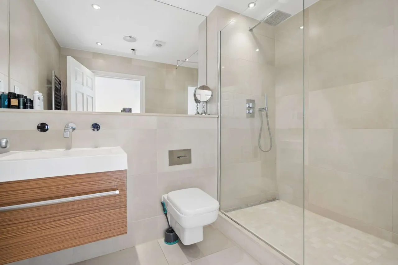 King Edward Place, Bushey, WD23, photo 10
