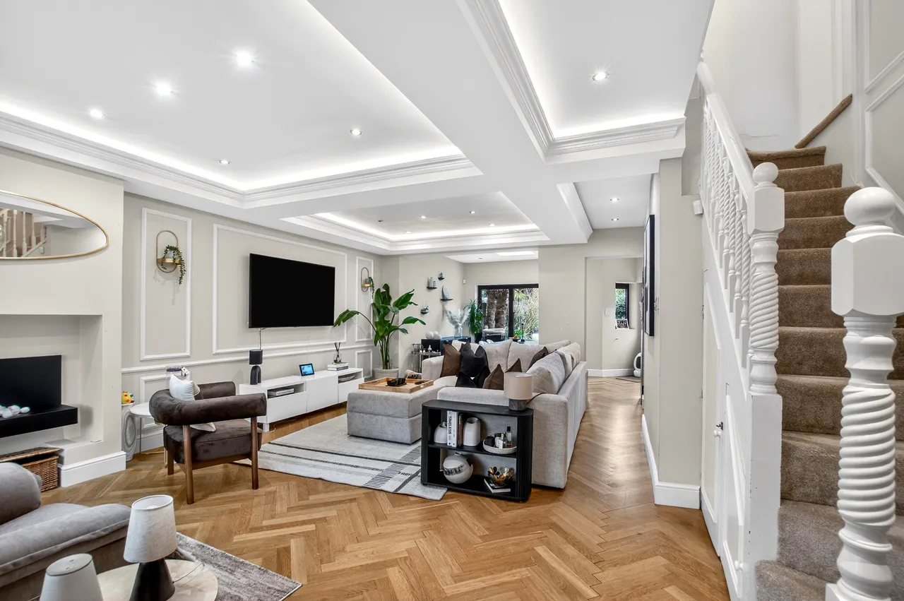 4 bed house for sale, Empire Road, Greenford, UB6