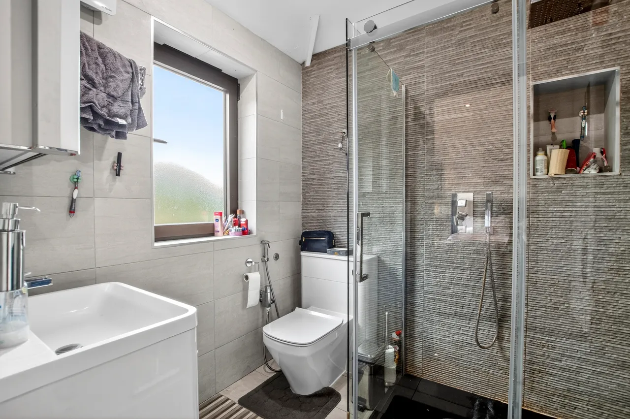 Empire Road, Greenford, UB6, photo 17