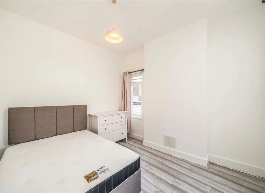 Mordaunt Street, Stockwell, SW9, photo 3
