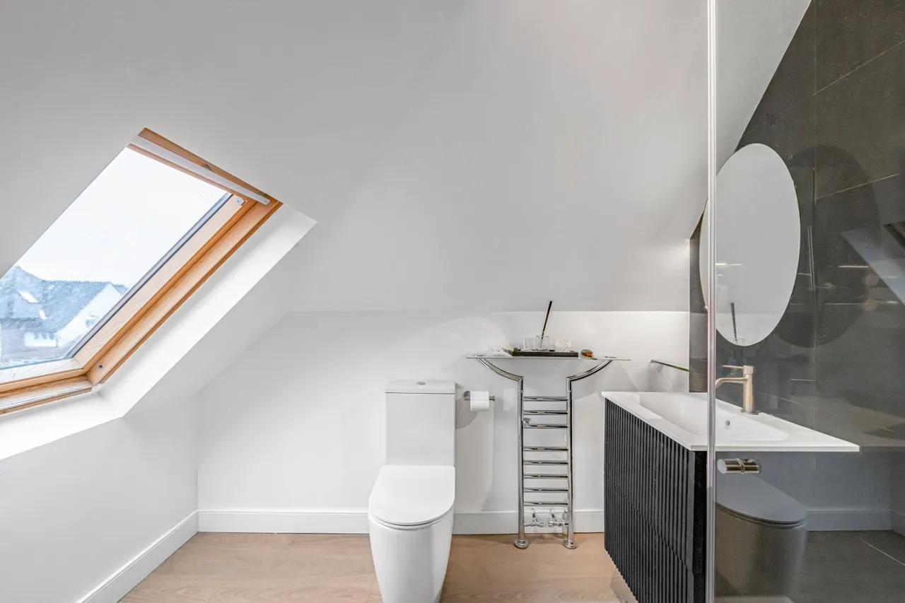 Shottfield Avenue, East Sheen, SW14, photo 25