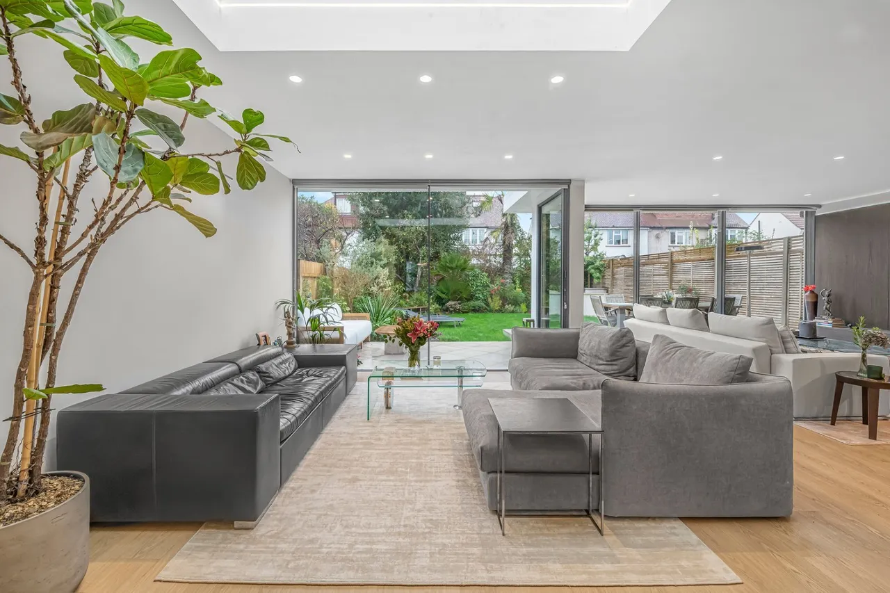 Shottfield Avenue, East Sheen, SW14, photo 21