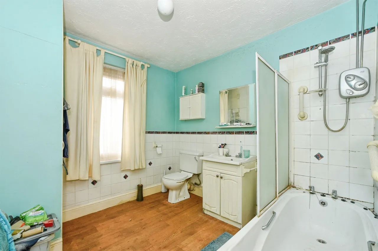 Swindon Road, Wroughton, SN4, photo 9