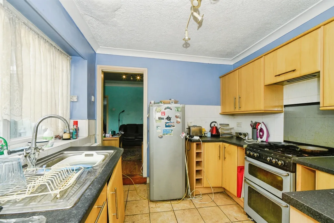 Swindon Road, Wroughton, SN4, photo 3
