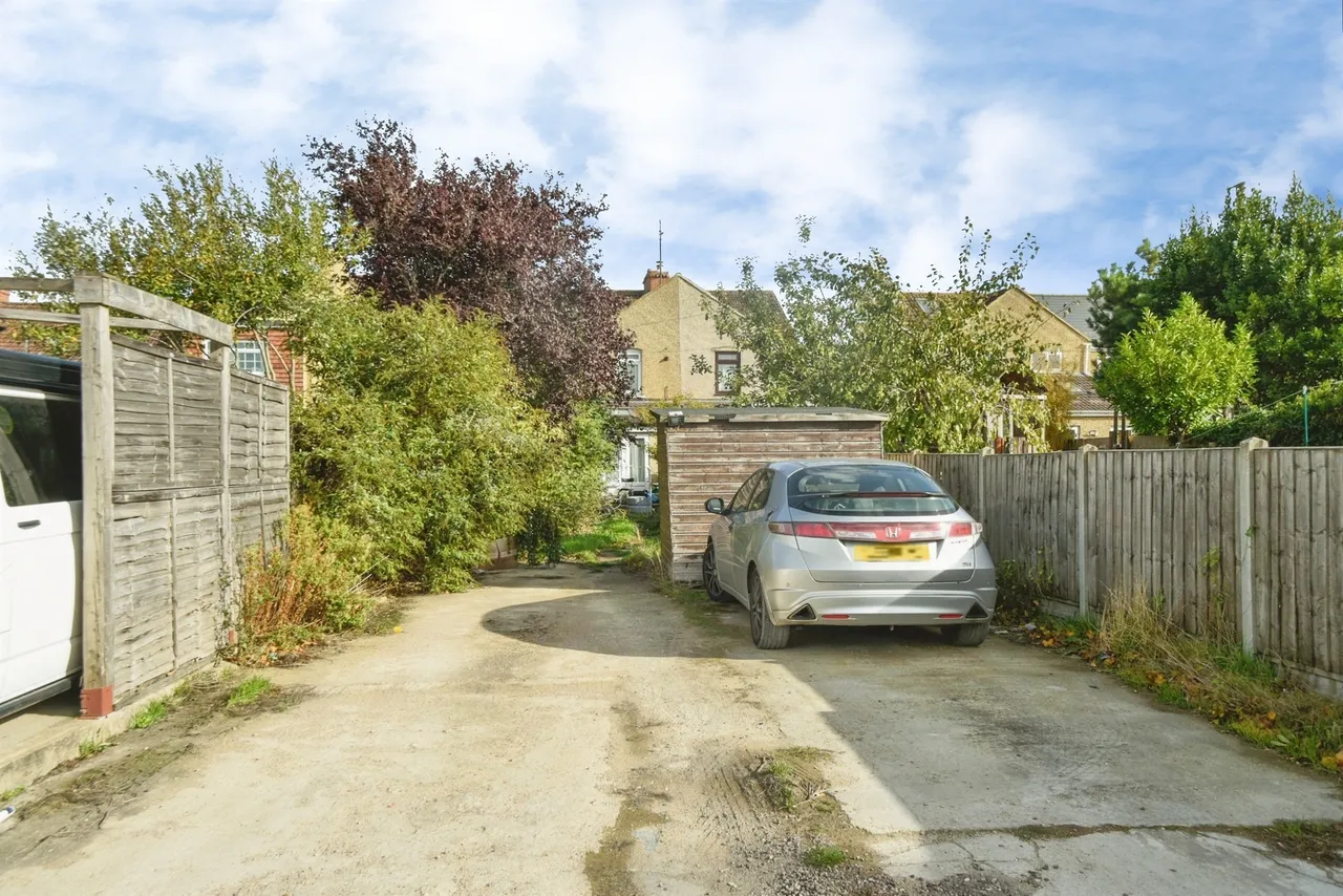Swindon Road, Wroughton, SN4, photo 10