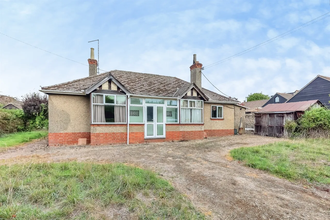 3 bed house for sale, Main Road, Tallington, PE9