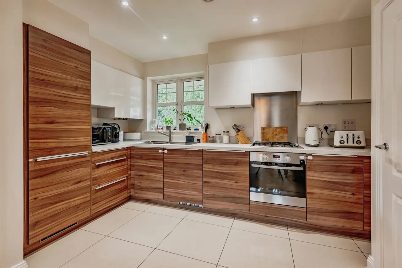 Limes Close, Redhill, photo 4