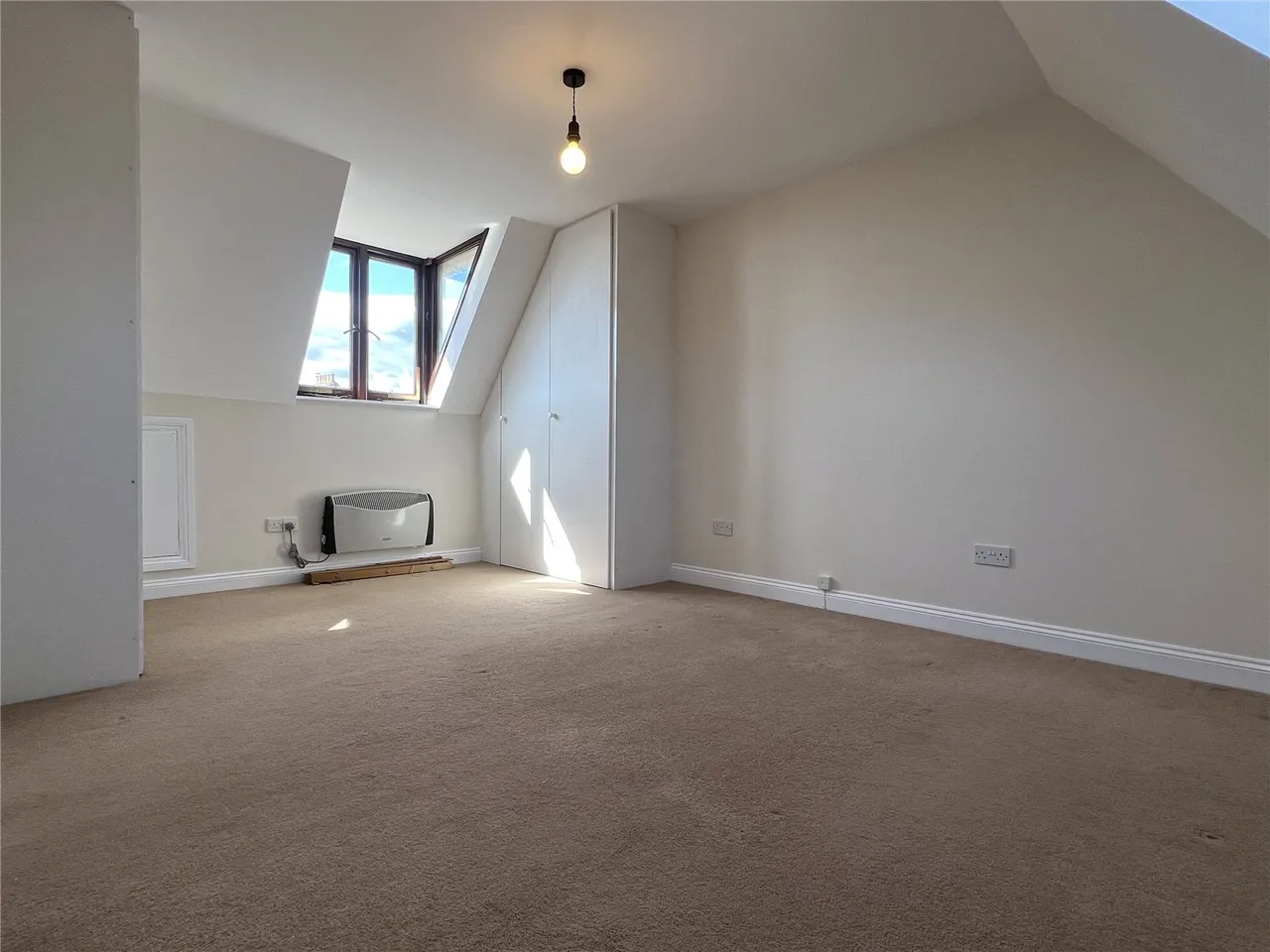 Roundhouse Court, Lymington, Hampshire, SO41 9LY, photo 5
