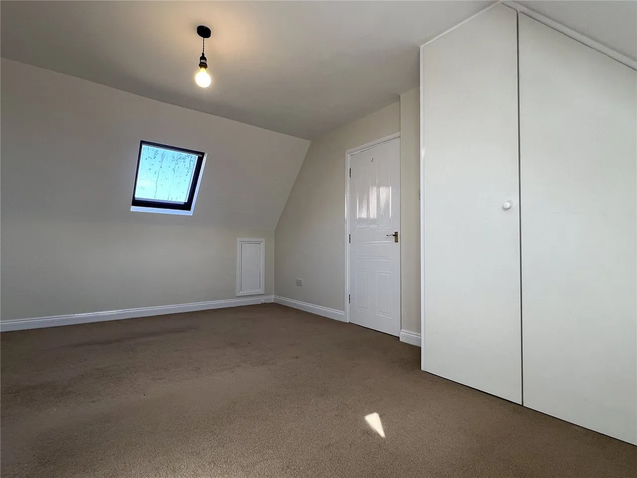 Roundhouse Court, Lymington, Hampshire, SO41 9LY, photo 7