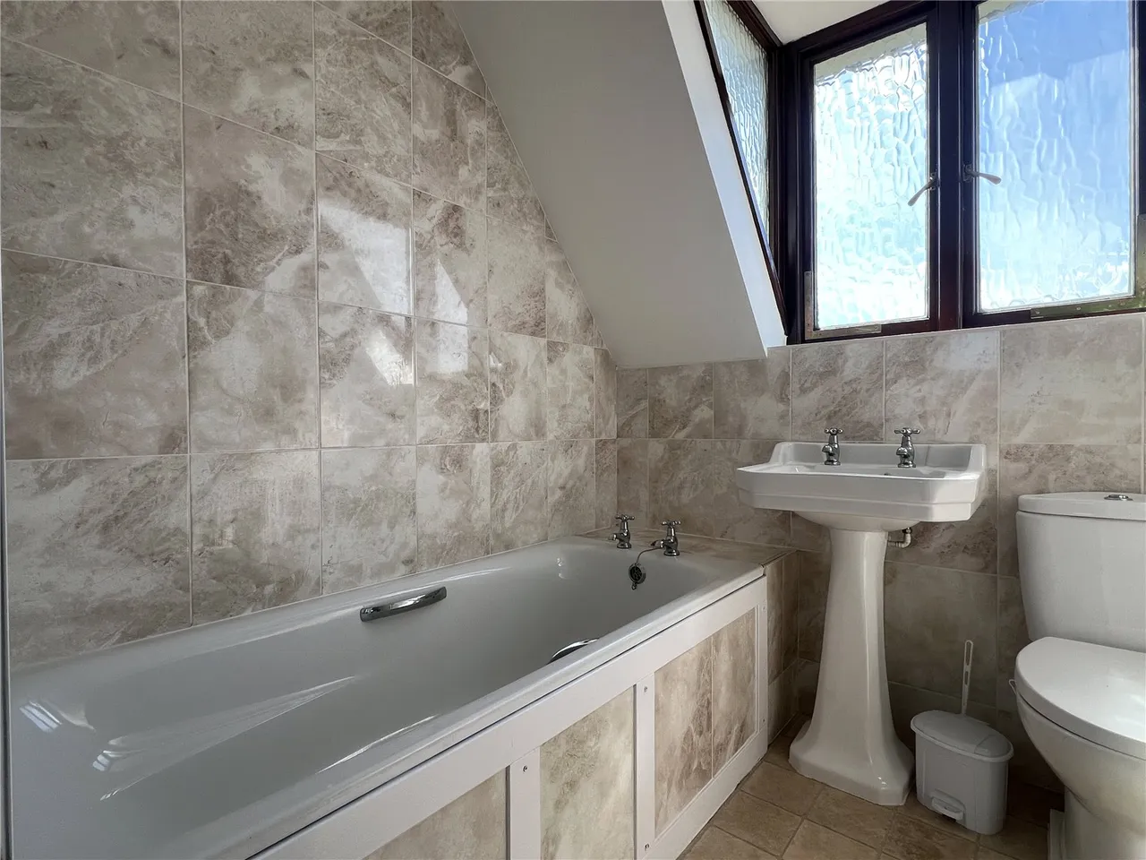 Roundhouse Court, Lymington, Hampshire, SO41 9LY, photo 6