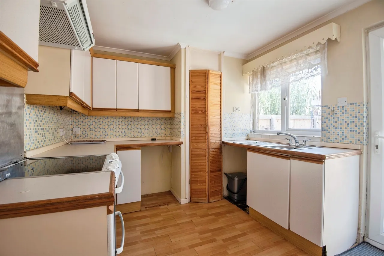 Clear Crescent, Melbourn, SG8, photo 3
