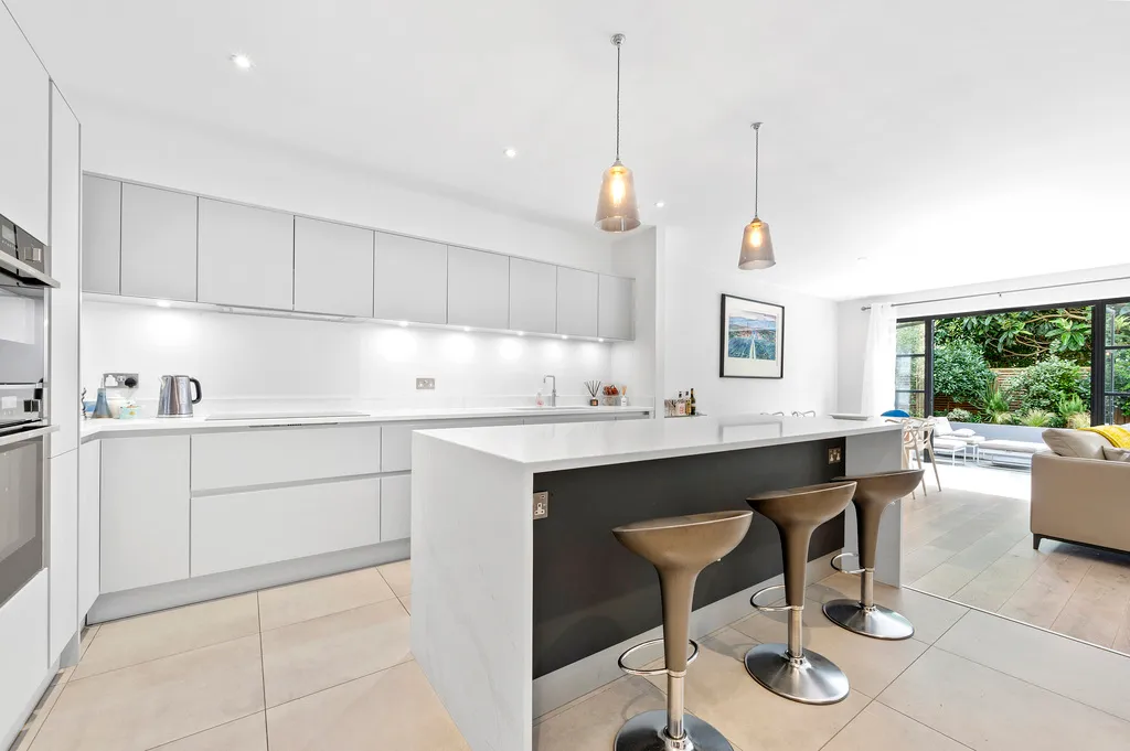 Copse Hill, London, SW20, photo 2