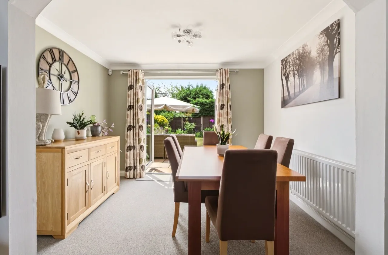 Holly Farm Close, Caddington, LU1, photo 5