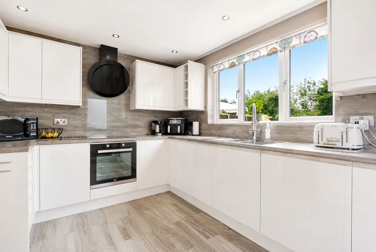 Holly Farm Close, Caddington, LU1, photo 6