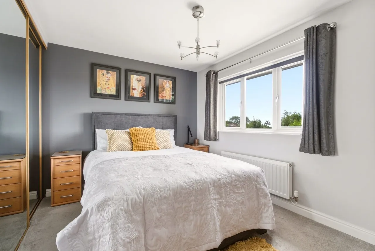 Holly Farm Close, Caddington, LU1, photo 9