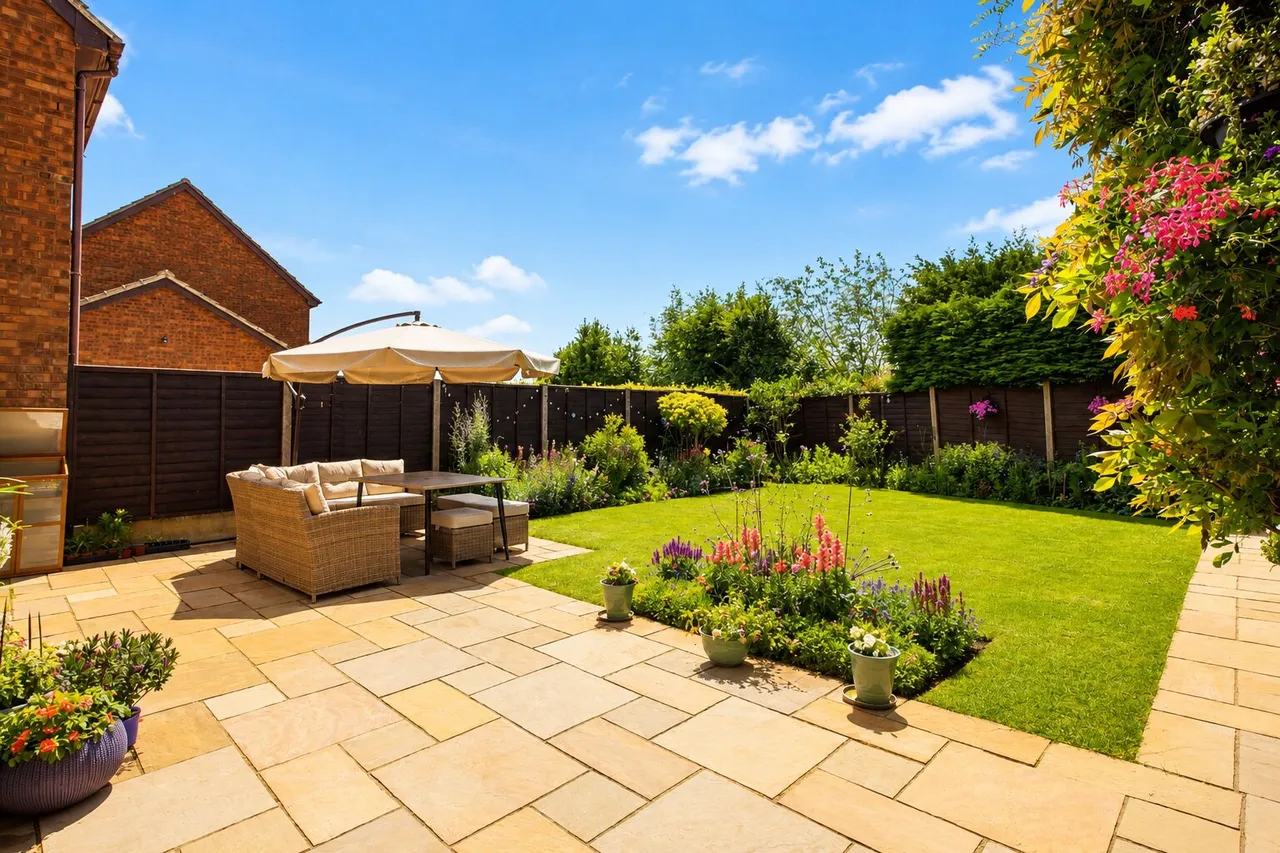 Holly Farm Close, Caddington, LU1, photo 3