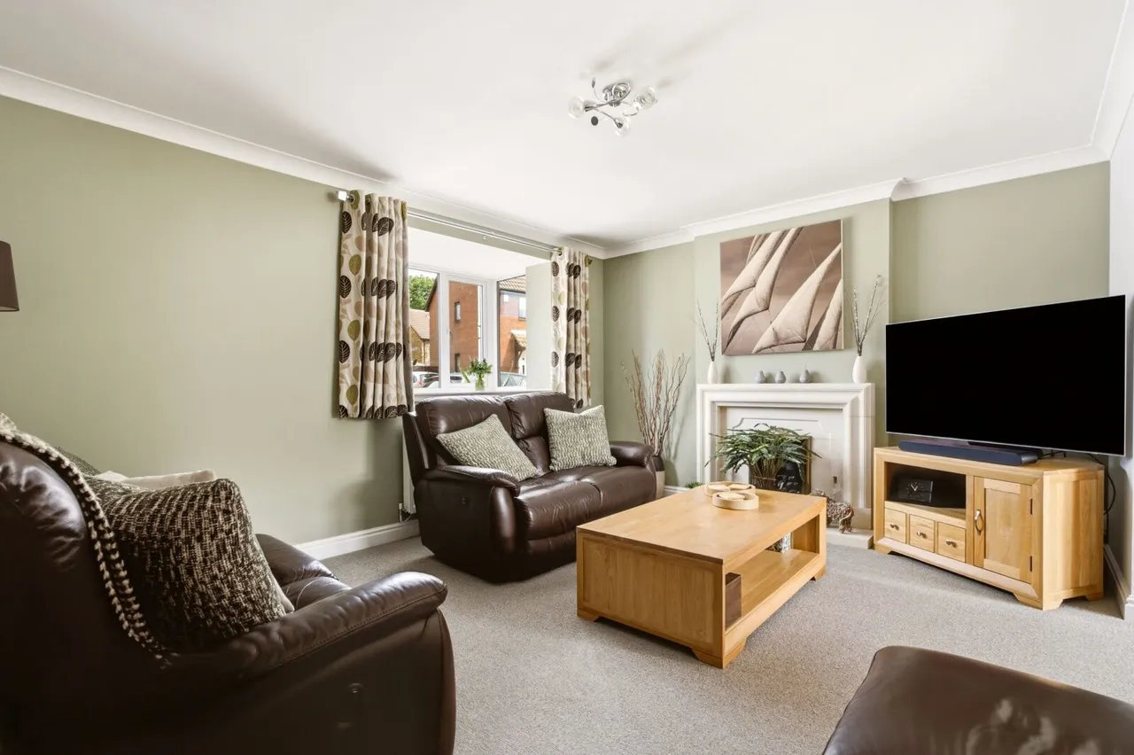 Holly Farm Close, Caddington, LU1, photo 4