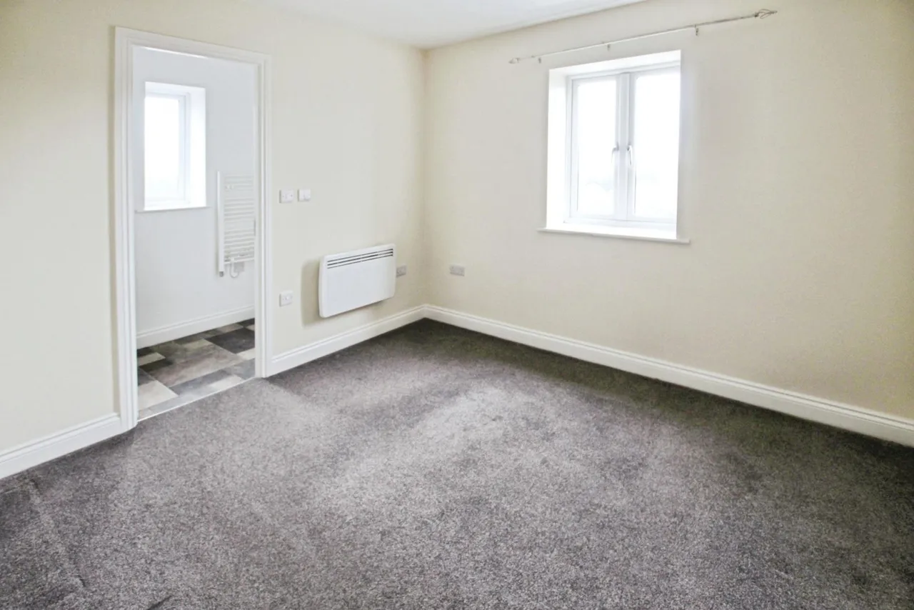 Kingsway Gardens, West Yorkshire, Ossett, WF5, photo 5