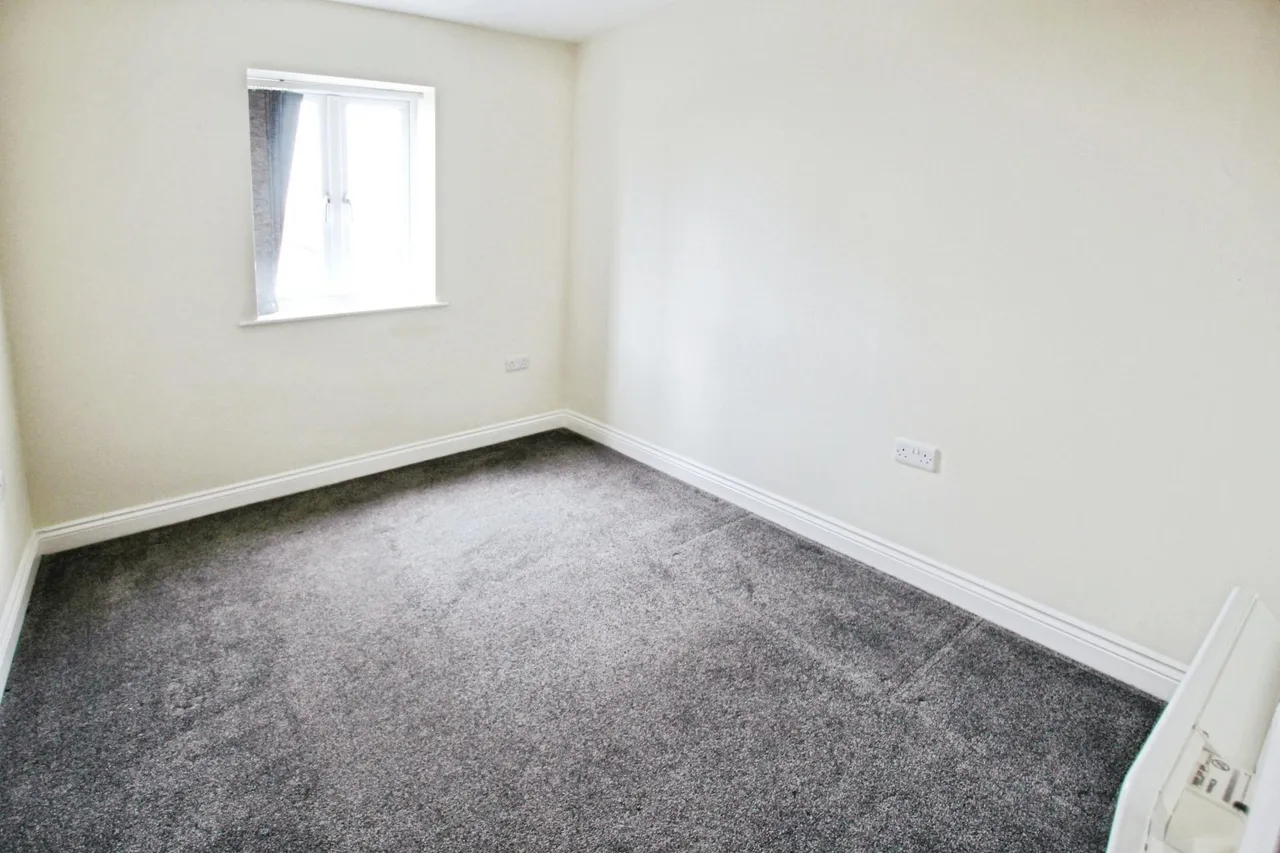 Kingsway Gardens, West Yorkshire, Ossett, WF5, photo 7