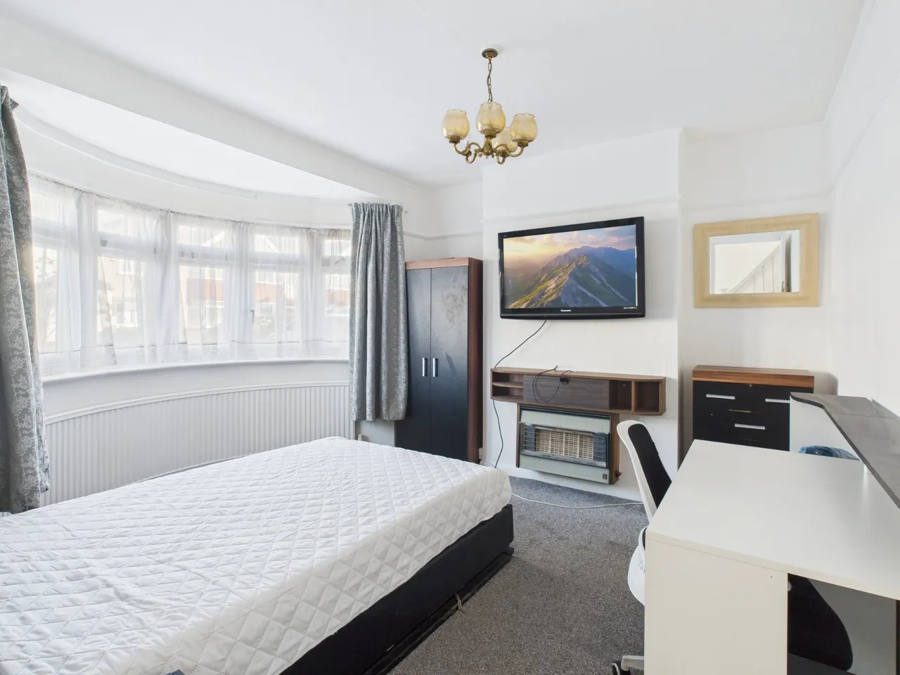Feltham, Greater London, photo 6
