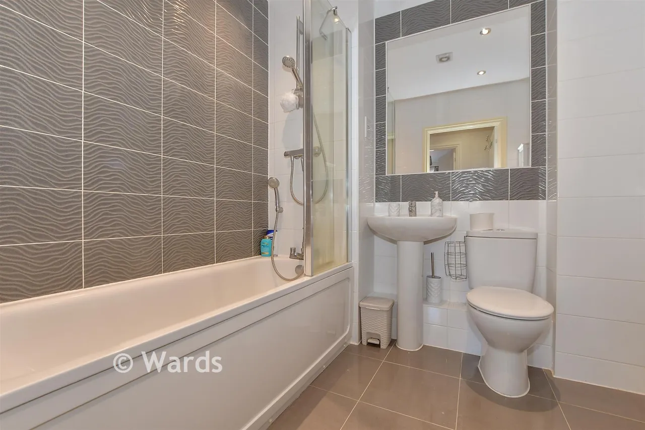 Charlotte Way, Leybourne, ME19, photo 7