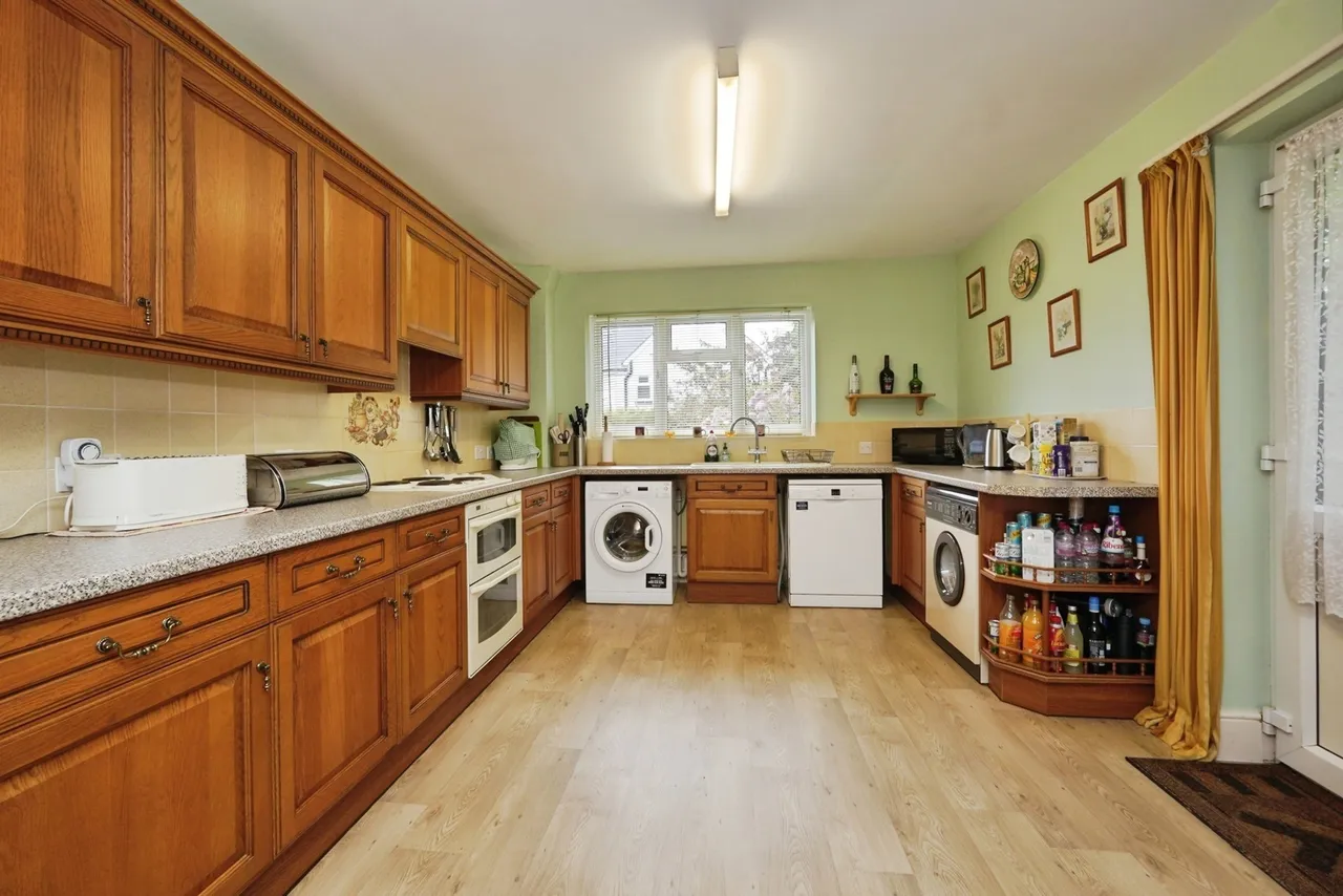 Sandwich Road, Whitfield, Dover, Kent, CT16, photo 19