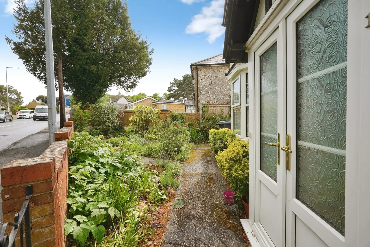 Sandwich Road, Whitfield, Dover, Kent, CT16, photo 22