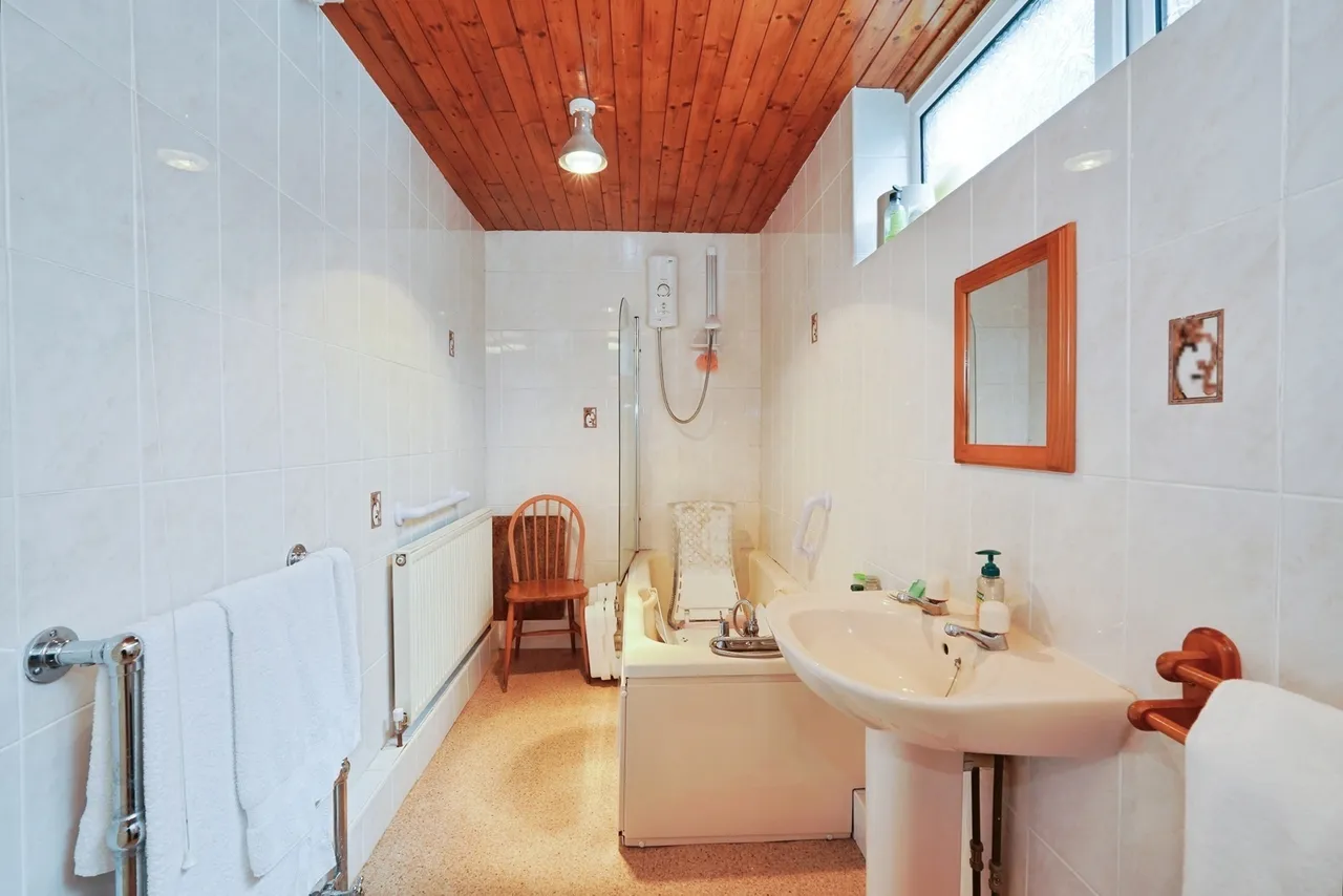 Sandwich Road, Whitfield, Dover, Kent, CT16, photo 26