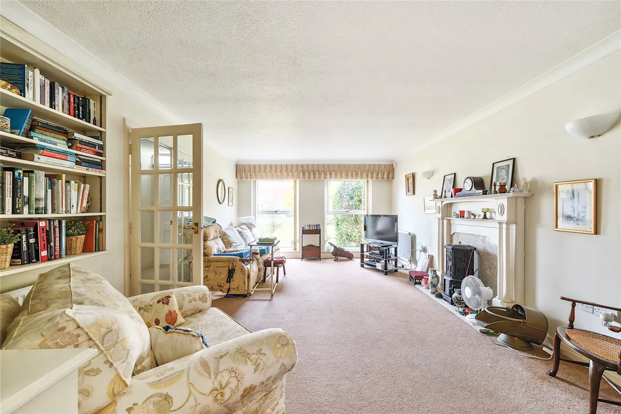 Deans Court, Milford on Sea, Lymington, Hampshire, SO41, photo 2