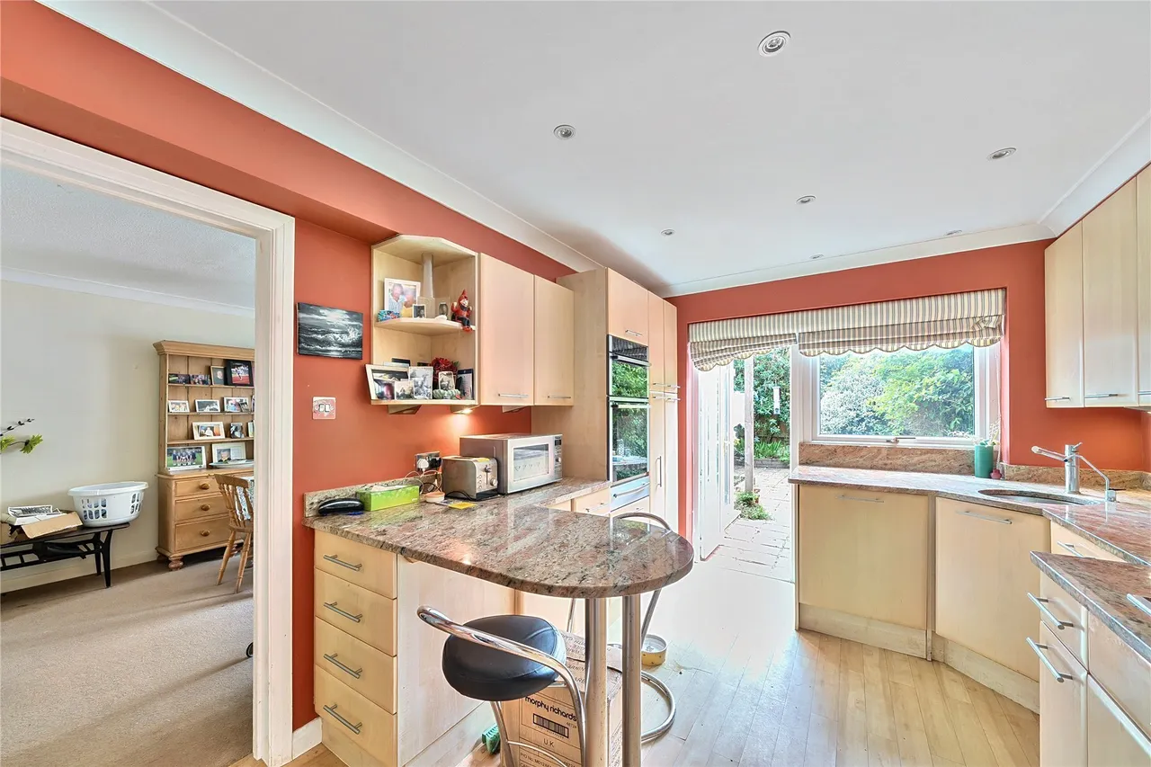 Deans Court, Milford on Sea, Lymington, Hampshire, SO41, photo 8