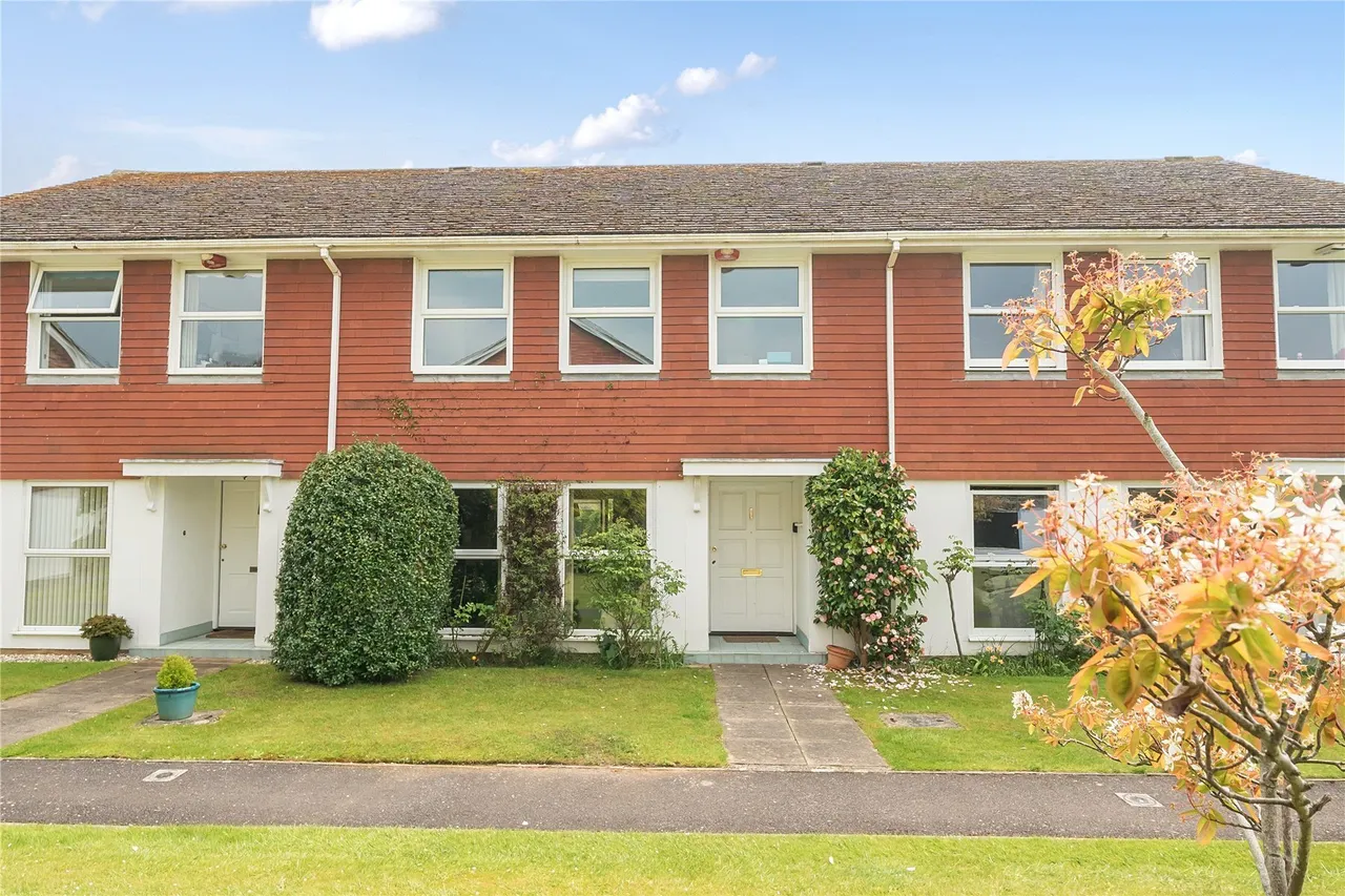 Deans Court, Milford on Sea, Lymington, Hampshire, SO41, photo 4