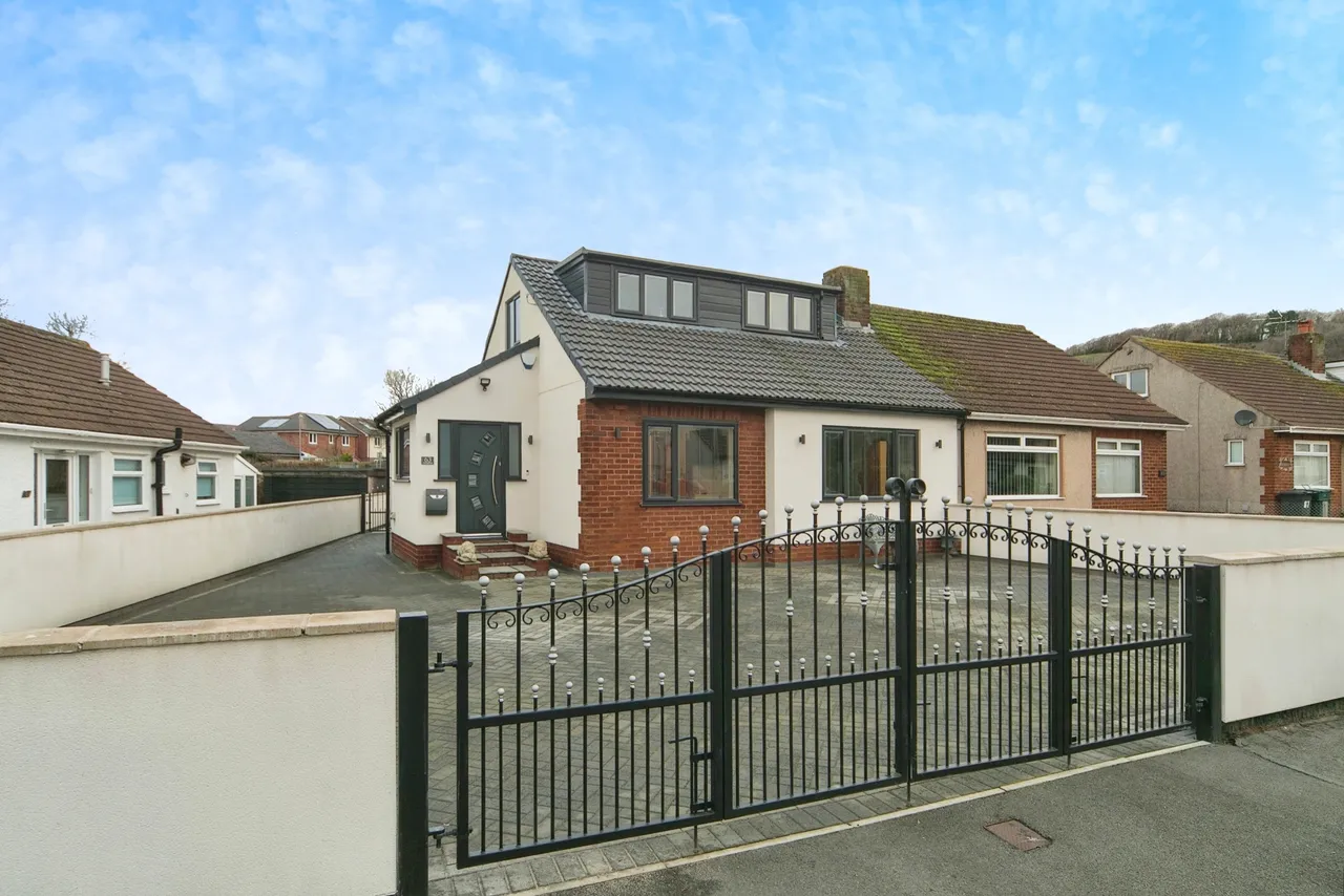 4 bed house for sale, Ronald Avenue, Llandudno Junction, LL31