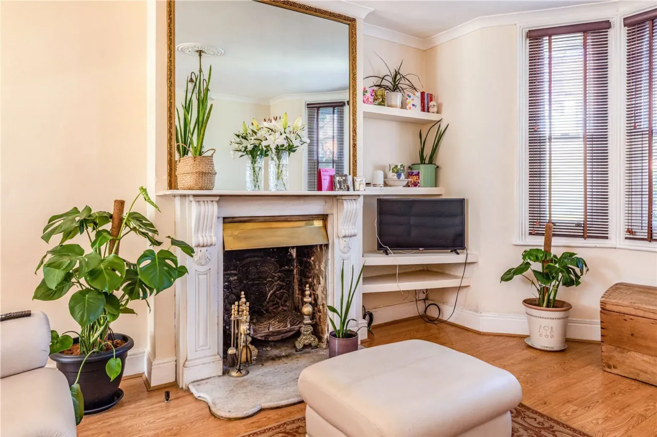 Chantry Road, Chertsey, Surrey, KT16, photo 4