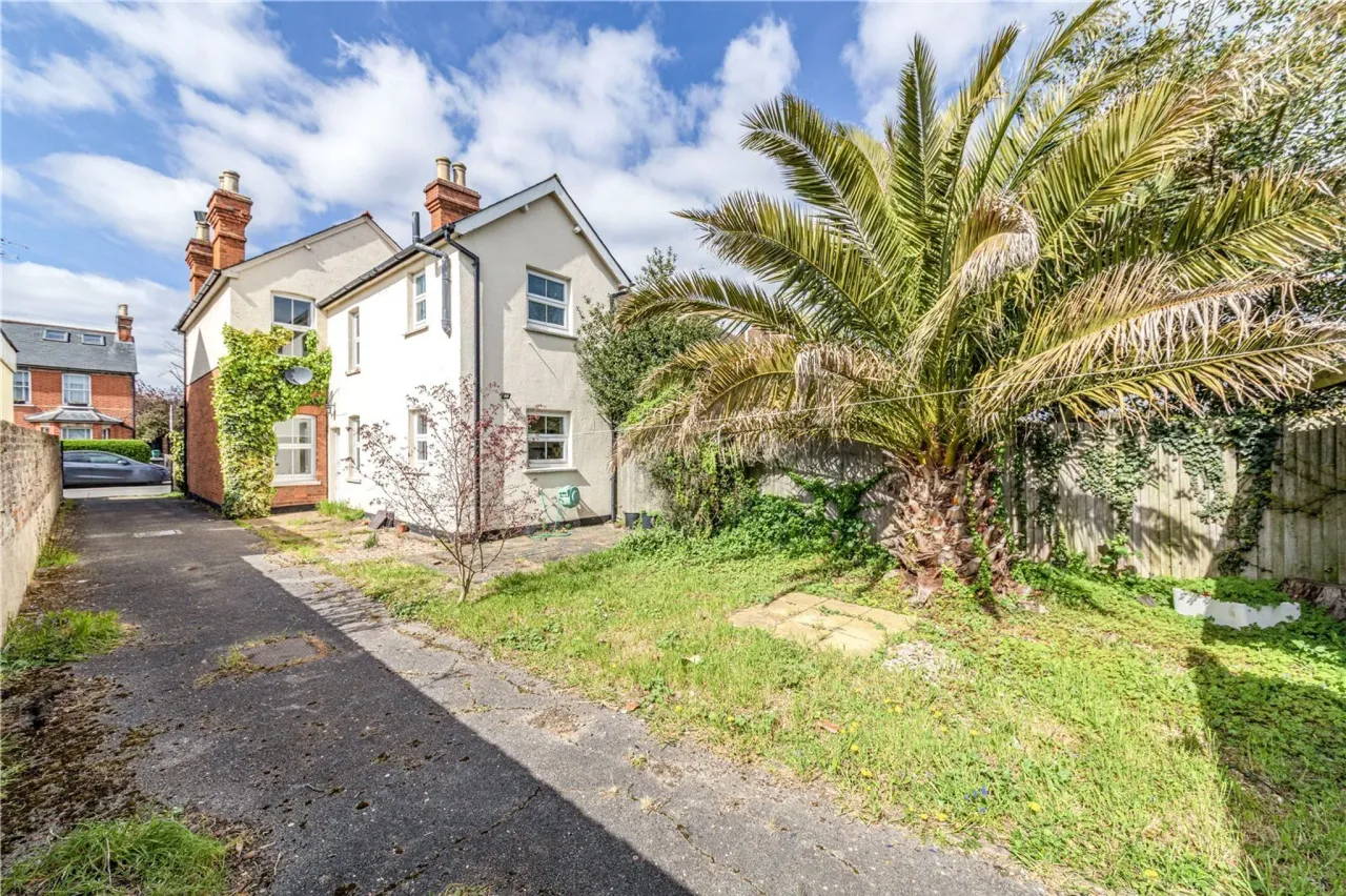 Chantry Road, Chertsey, Surrey, KT16, photo 2