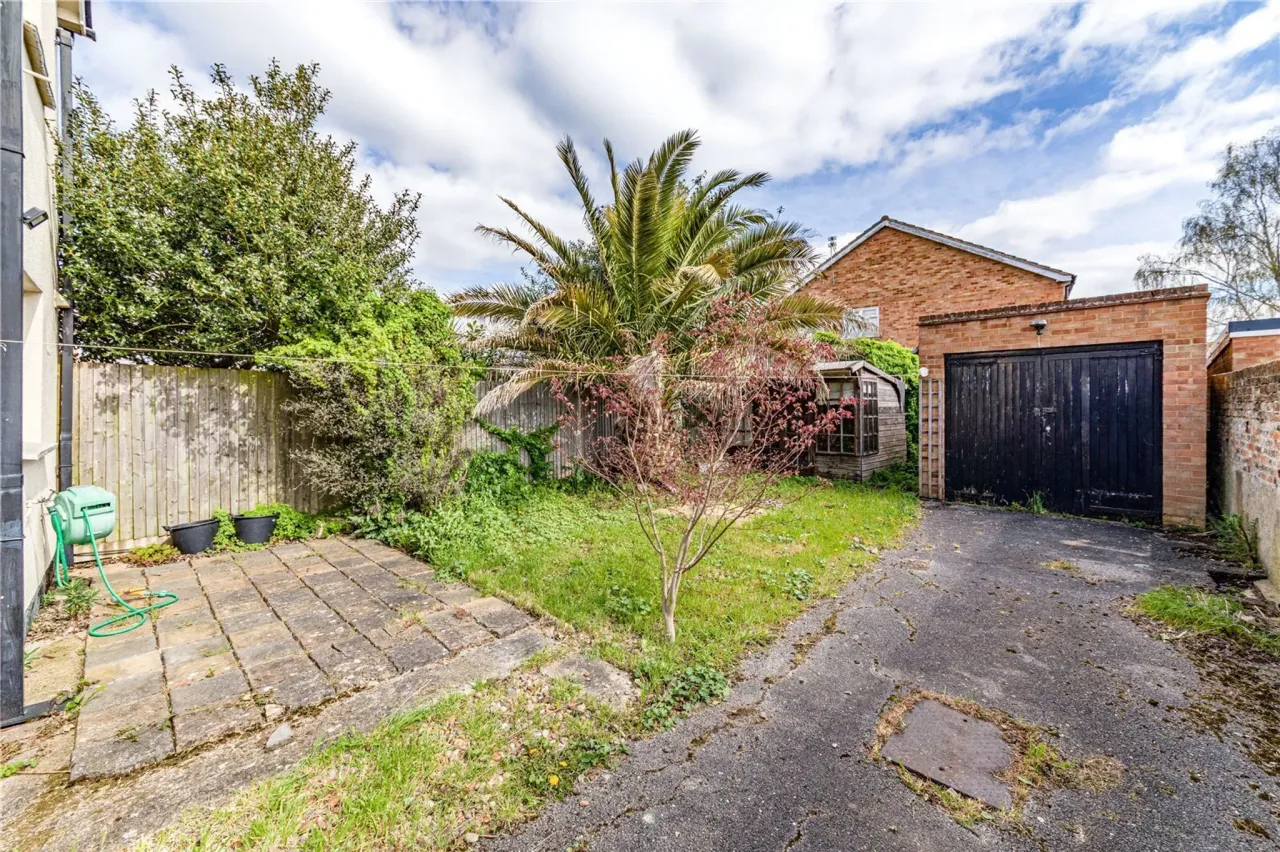 Chantry Road, Chertsey, Surrey, KT16, photo 21