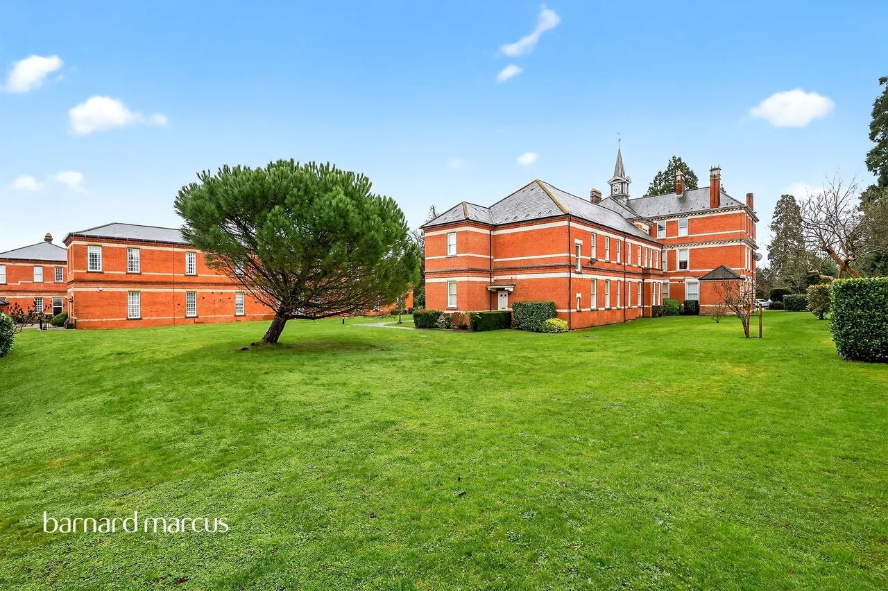 Grove Close, Epsom, photo 7