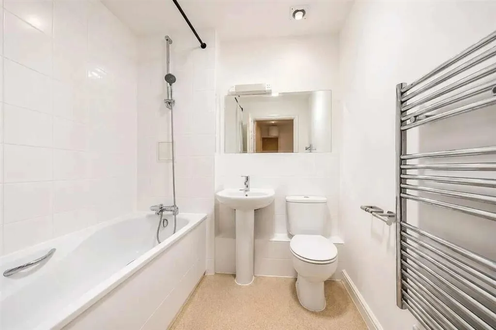 Effra Parade, Brixton, SW2, photo 9