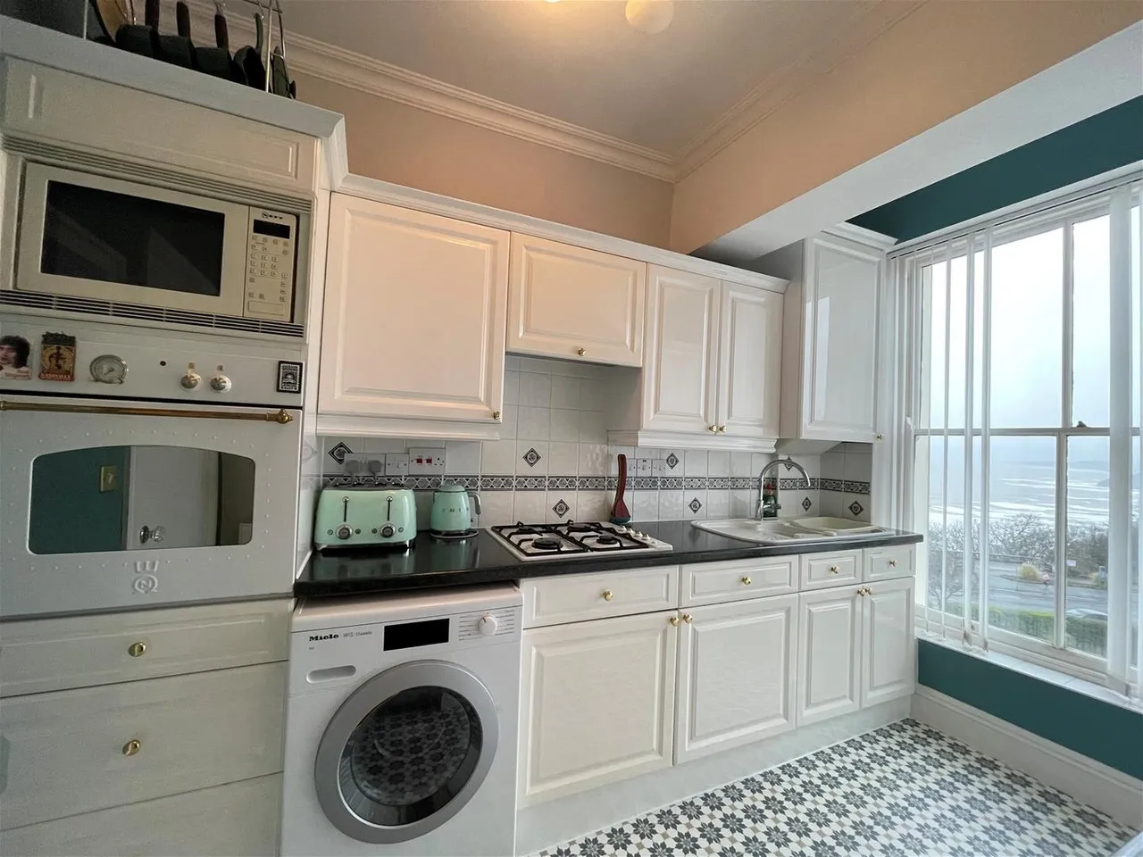 Prince Of Wales Terrace, Scarborough YO11 2AH, photo 8
