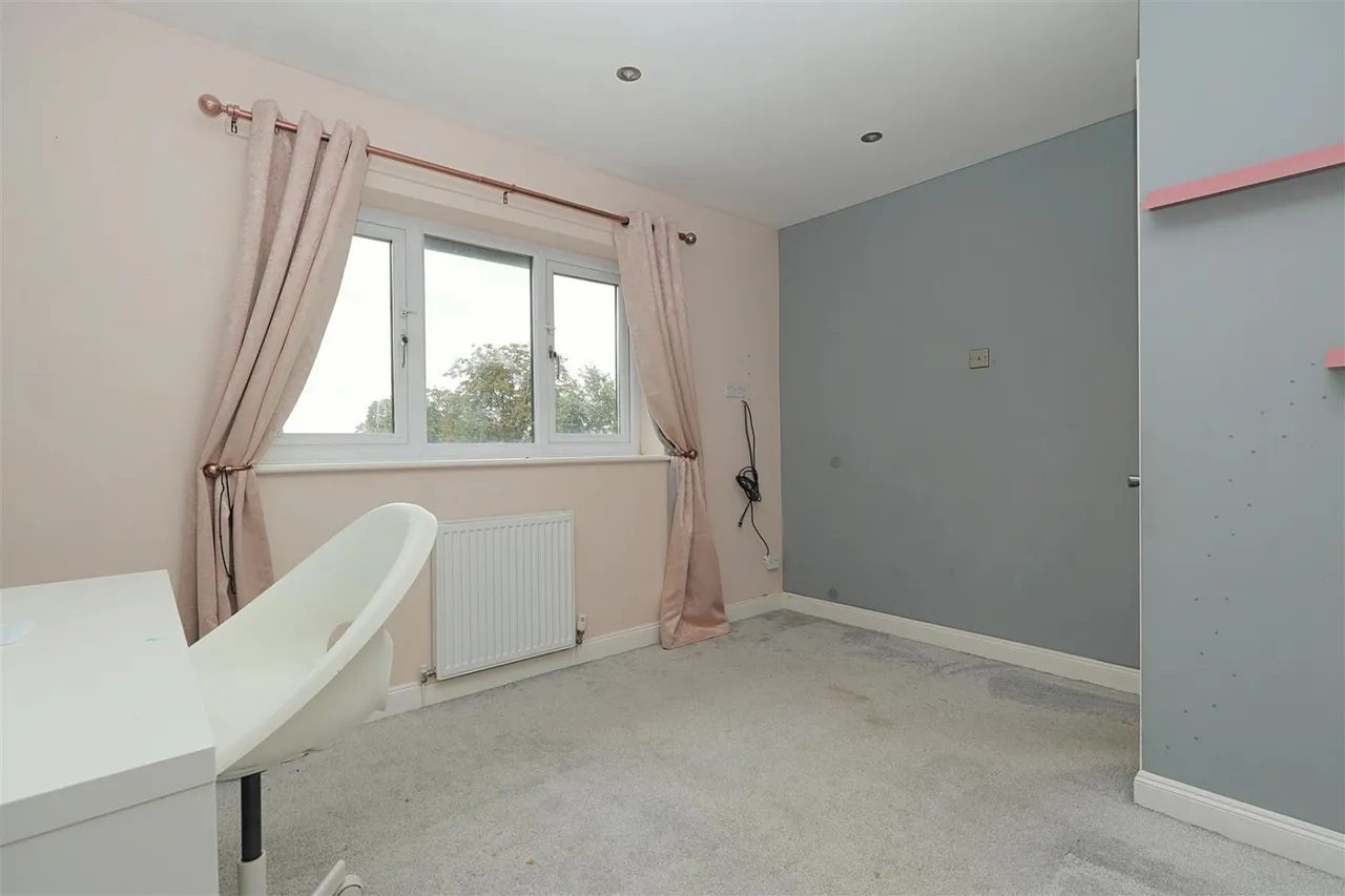 Sheridan Way, Pudsey, LS28, photo 18