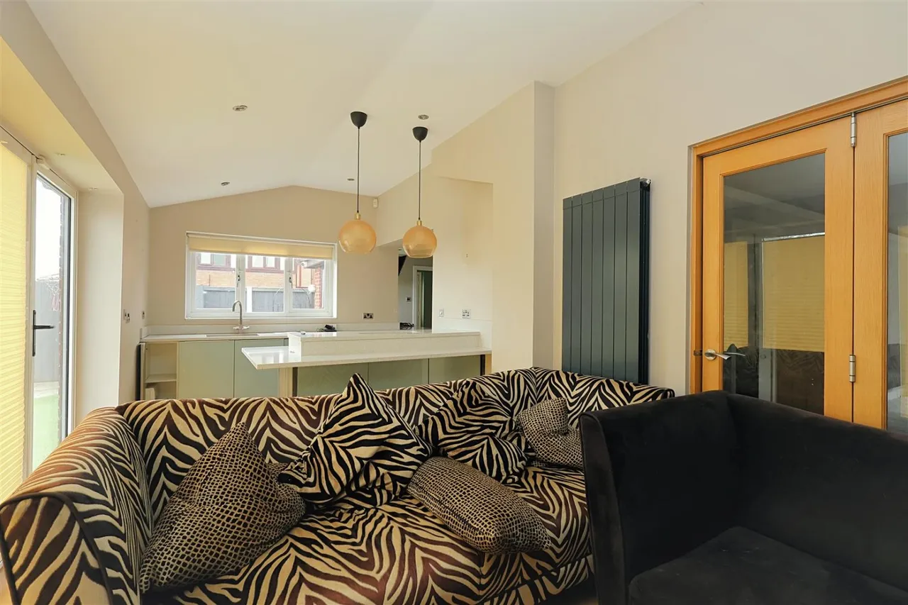Sheridan Way, Pudsey, LS28, photo 11