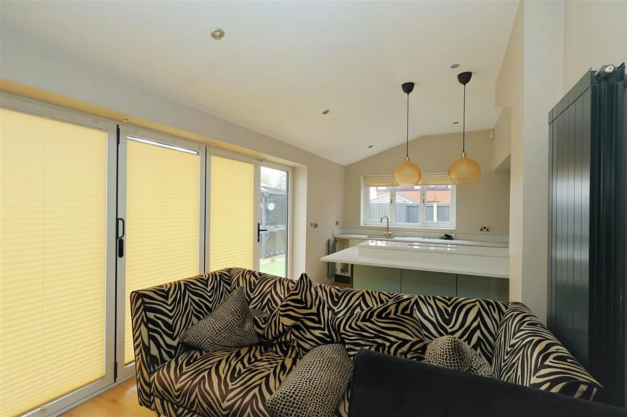 Sheridan Way, Pudsey, LS28, photo 8