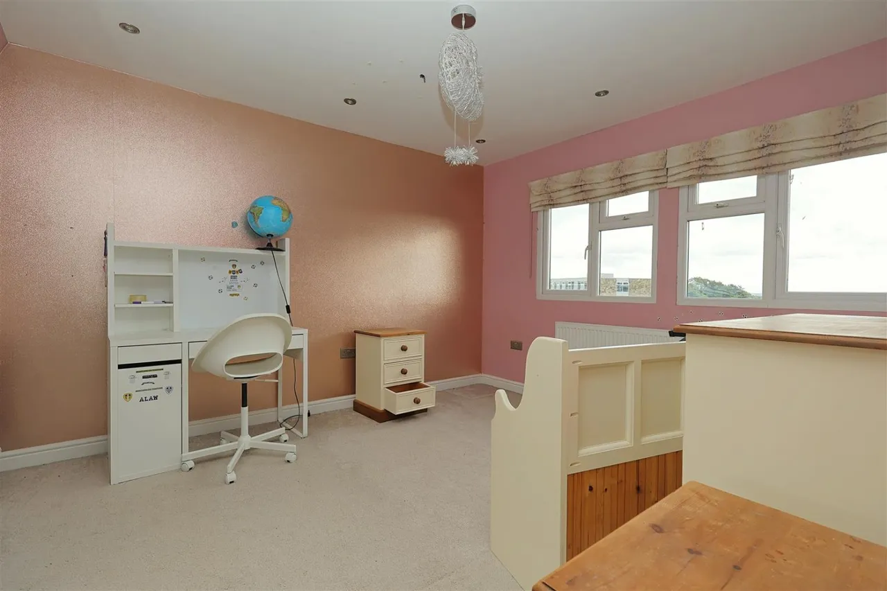 Sheridan Way, Pudsey, LS28, photo 16